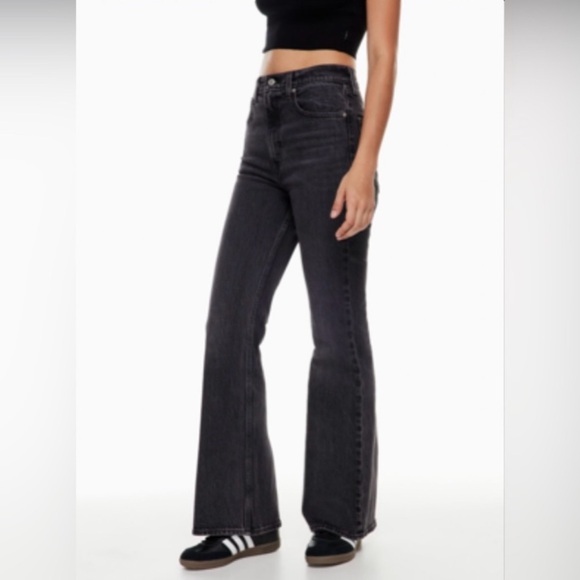 Premium Levis Levi's 70s High Flare Jeans in faded black, Size 28 - Picture 6 of 16